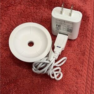 Clarisonic charger wire and port 
Charger only